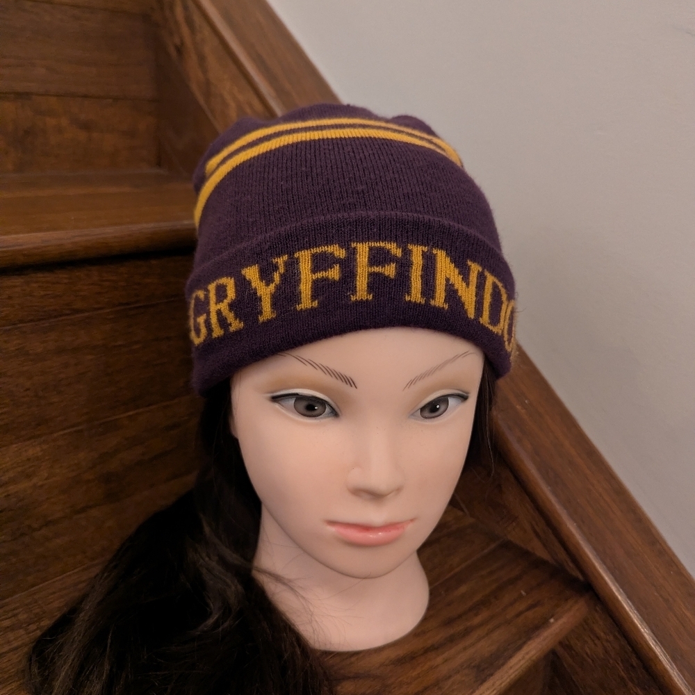 Harry Potter Gryffindor House adult Burgundy Cuffed Beanie Hat. Burgundy Gold OS